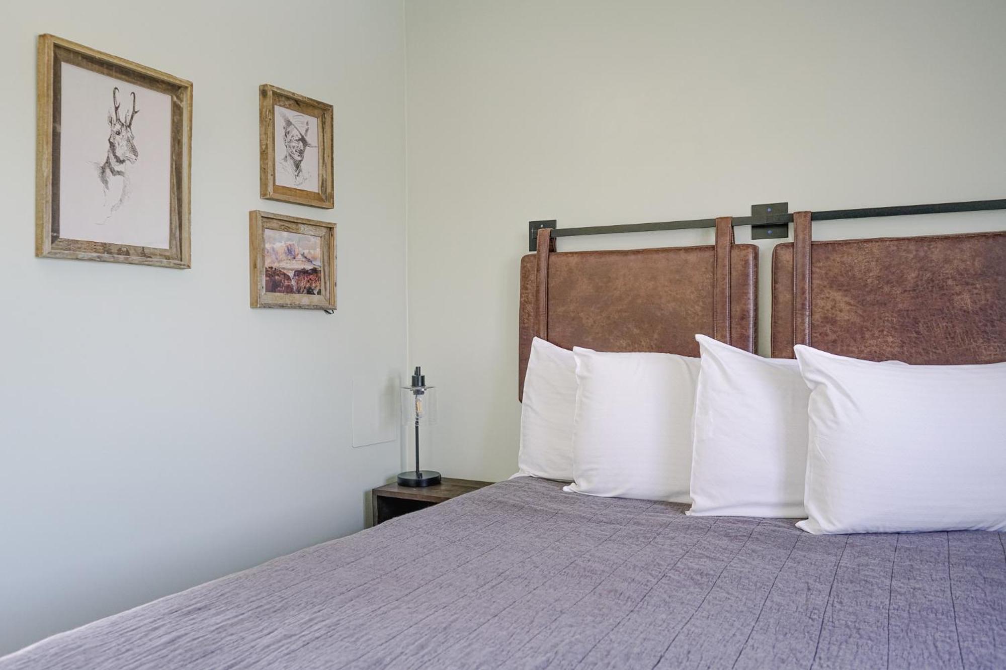 Sagebrush Inn Tombstone Szoba fotó A bedroom at the hotel